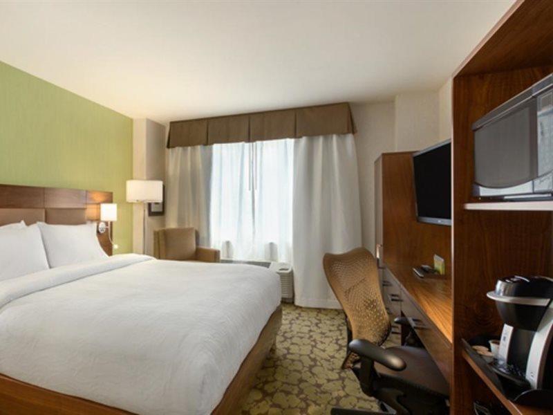 Hilton Garden Inn New York Manhattan Midtown East Экстерьер фото